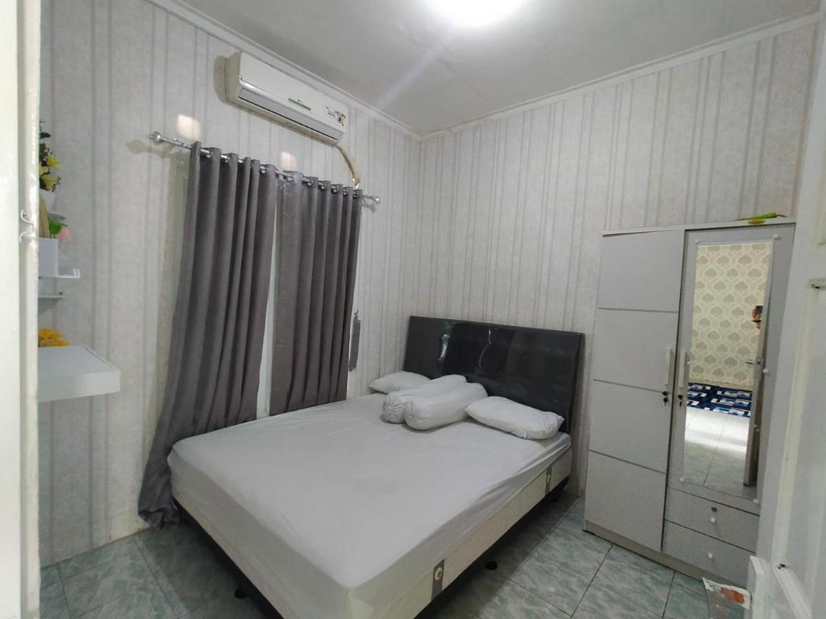 Shifana Homestay Syariah ยอกยาการ์ตา ภายนอก รูปภาพ