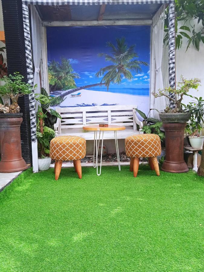 Shifana Homestay Syariah ยอกยาการ์ตา ภายนอก รูปภาพ